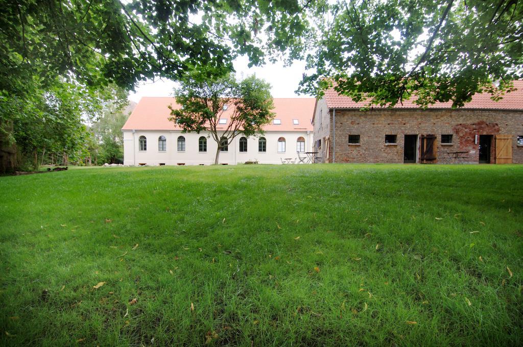 Kavaliershaus Schloss Bluecher Am Finckenersee Bagian luar foto