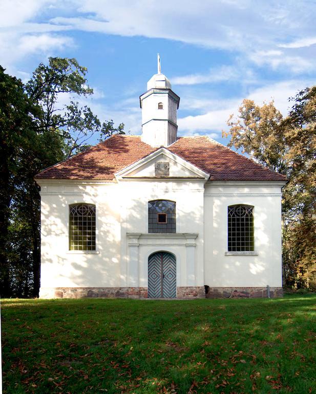 Kavaliershaus Schloss Bluecher Am Finckenersee Bagian luar foto
